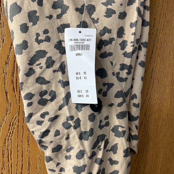 NWT Abercrombie and fitch bodysuit - Picture 4 of 4